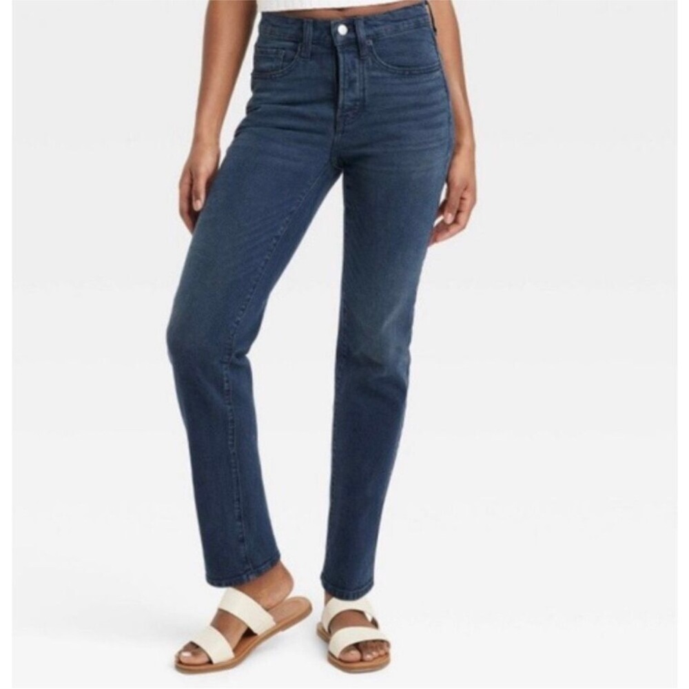 Universal Thread Women’s Straight Leg Jeans - Dark Blue